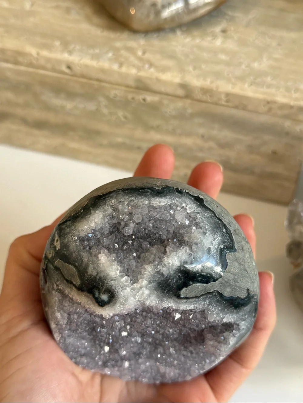 Unique Natural grayish lavender amethyst cut base specimen from Brazil - Picture 4 of 6